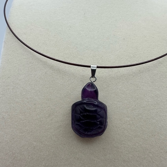Amethyst turtle mini carving on purple wire choker with silver hardware - Picture 2 of 8